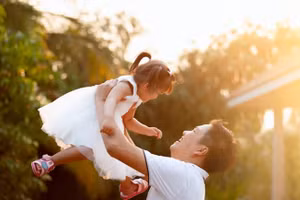 Cha và con gái có một mối liên kết độc đáo. (Ảnh: ITN).