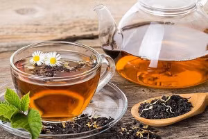 Nước trà để qua đêm đừng vội đổ đi bởi những lợi ích bất ngờ này