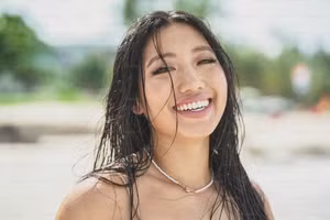 Sự quyến rũ của phụ nữ được ví như một bông hoa đang nở. (Ảnh: ITN)