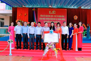 Đón nhận bằng chuẩn quốc gia.