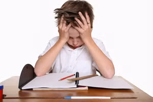 Trẻ có thể đau dạ dày khi căng thẳng.