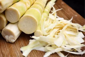 Tắc ruột do ăn quá nhiều măng