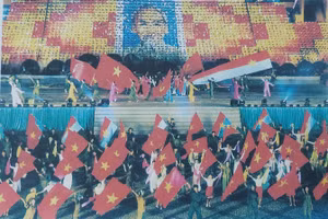 Màn múa 'Bắc Nam sum họp' do NSƯT Như Bình biên đạo được biểu diễn trong lễ hội kỷ niệm 990 năm Thăng Long - Hà Nội. Ảnh tư liệu.