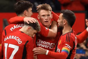 Man United lên kế hoạch chia tay một loạt cầu thủ.