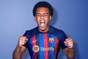 Jules Kounde của Barca lọt tầm ngắm của MU.