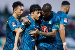 Hoàng Anh Gia Lai hội quân chuẩn bị cho vòng 9 V-League.