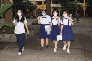 Thí sinh tham gia kỳ thi tuyển sinh lớp 10 năm 2022.