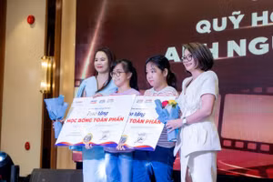 Phát động Quỹ học bổng Anh ngữ Ms Hoa 1 tỷ đồng.