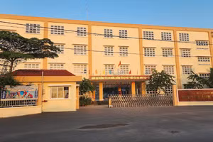 Trường THCS Nguyễn Ảnh Thủ (quận 12, TPHCM).