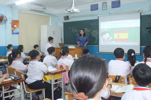Tiết học của học sinh Trường THCS Nguyễn Du (quận 1)