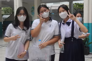Học sinh TPHCM tham gia kỳ thi lớp 10 năm 2023.