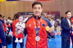 Thầy Lê Đức Duy giành Huy chương vàng tại SEA Games 32.