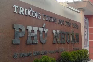 Trường THPT Phú Nhuận.
