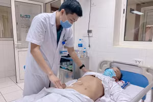Bệnh nhân hồi sức sau ca phẫu thuật. (Ảnh: BVCC)