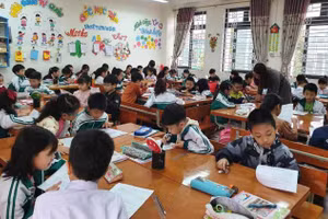 HS lớp 2 tại Trường Tiểu học Nguyễn Du (thành phố Lào Cai - Lào Cai). Ảnh: NTCC