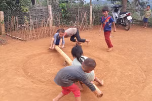 Các trường vùng cao Tây Bắc đang duy trì việc dạy và học trong tình trạng thiếu cơ sở vật chất, đồ dùng, đồ chơi. Ảnh: Nhân vật cung cấp