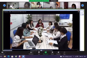 Buổi sinh hoạt chuyên môn của giáo viên Trường Tiểu học Quang Trung (TX Sơn Tây, Hà Nội).