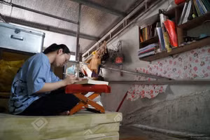 Góc học tập 3 năm cấp 3 của Lê Thị Hiền.