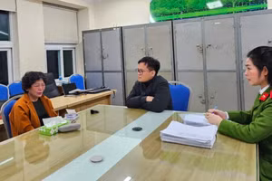 Cựu Chủ tịch HĐQT Công ty cổ phần Sen Tài Thu tại cơ quan điều tra (Ảnh: VTV).