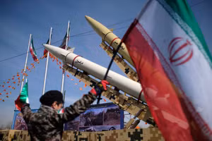 'Iran có thể sở hữu vũ khí hạt nhân trong tuần tới'