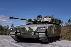 Hàng chục xe chiến đấu bộ binh CV90 bản hiện đại nhất tham chiến?