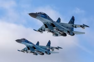 Mỹ tính lắp tên lửa AIM-120 AMRAAM lên tiêm kích Liên Xô 