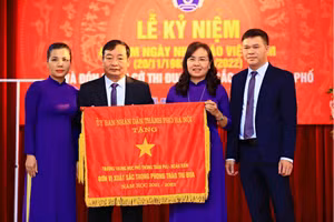 Trường THPT Trần Phú (Hà Nội) kỷ niệm 40 năm ngày Nhà giáo Việt Nam 
