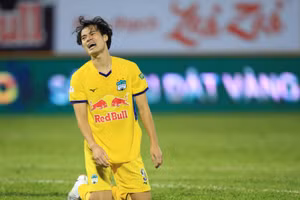 Văn Toàn vẫn chưa có được bàn thắng nào ở V.League 2022
