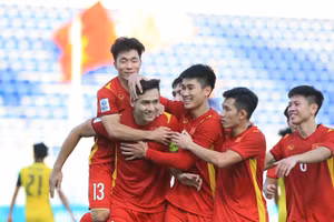 U23 Việt Nam dễ dàng đánh bại U23 Malaysia để tiến vào Tứ kết.