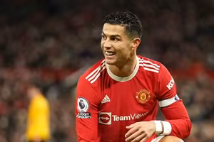 C. Ronaldo được đồn đoán sắp rời Man United