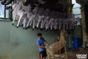 Những ngày gần đây, khác với mọi năm, làng vàng mã Phúc Am vắng vẻ đến lạ thường.