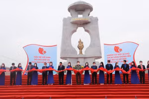 Lễ cắt băng khánh thành khu tưởng niệm Đại đội thanh niên xung phong C283.