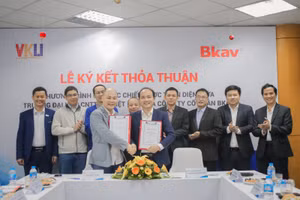 Trường VKU ký kết hợp tác toàn diện với Tập đoàn Công nghệ Bkav tại Hà Nội. 