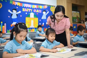 Học sinh tiểu học Việt Nam vượt rất xa so về năng lực học tập so với học sinh trong ASEAN (Ảnh: Học sinh Trường Tiểu học Nguyễn Bỉnh Khiêm, Hà Nội)