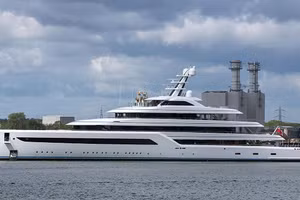 Siêu du thuyền Dilbar của tỷ phú Nga Usmanov bị tịch thu.