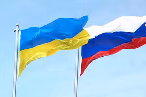 Quốc kỳ Nga và Ukraine.