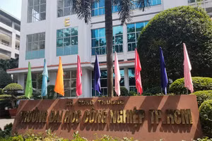 Trường ĐH Công nghiệp TPHCM.