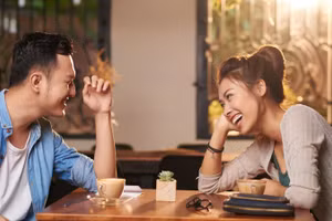Chàng trai cứu cô gái bằng một câu nói