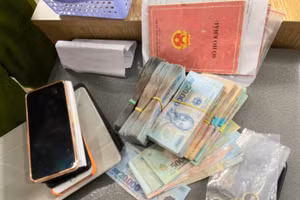 Tang vật thu giữ của nhóm tín dụng đen (ảnh: CACC).