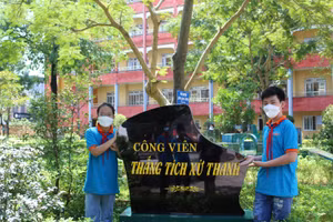 Công viên thắng tích xứ Thanh của Trường THCS Trần Mai Ninh (TP Thanh Hóa) có diện tích khoảng 2.000 m2, mô phỏng nhiều di tích, danh lam thắng cảnh tiêu biểu xứ Thanh.