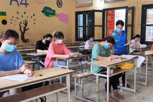 Học sinh Trường THPT Quan Sơn (Thanh Hóa) ôn thi.