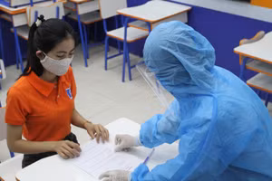Diễn tập công tác phòng, chống dịch Covid-19 và chuẩn bị kỳ thi vào lớp 10 THPT tại điểm thi Trường THPT Phan Đình Phùng