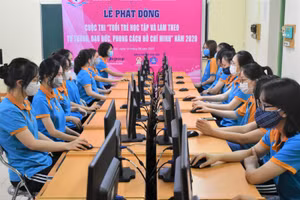 Thí sinh tham dự cuộc thi Tuổi trẻ học tập và làm theo tư tưởng, đạo đức, phong cách Hồ Chí Minh