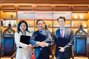 UBND tỉnh Quảng Trị, T&T Group và Công ty năng lượng SK E&S ký kết hợp tác đầu tư, thương mại, chuyển đổi năng lượng và tăng trưởng xanh.