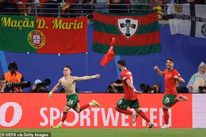 Ronaldo im tiếng, Bồ Đào Nha vẫn thắng đầy cảm xúc trận ra quân EURO 2024 