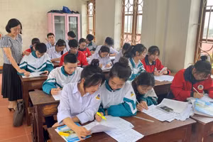 Động viên, khích lệ tạo sự tự tin để học sinh bước vào kỳ thi.