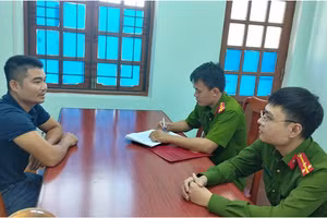 Đối tượng Nguyễn Văn Nam bị khởi tố về tội bắt giữ người trái pháp luật.