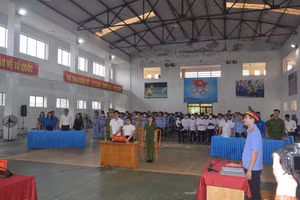 Phiên toà giả định do Ban Thường vụ Đoàn Khối các cơ quan tỉnh và Sở Tư pháp tỉnh Quảng Bình phối hợp tổ chức tuyên truyền cho học sinh, sinh viên tại Trường Cao đẳng nghề Quảng Bình.