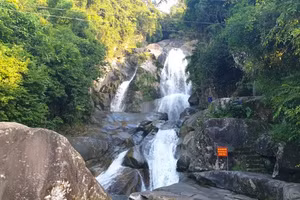 Thác Khe Vằn, điểm dừng chân lý tưởng.