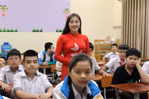 Cô Phạm Thị Giang, giảng dạy môn Ngữ văn, Trường THCS Cù Chính Lan (TP Thanh Hóa). Ảnh: LT.